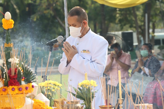 33